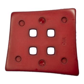 Quadratischer Kunststoffknopf in Rot mit quadratischen Löchern